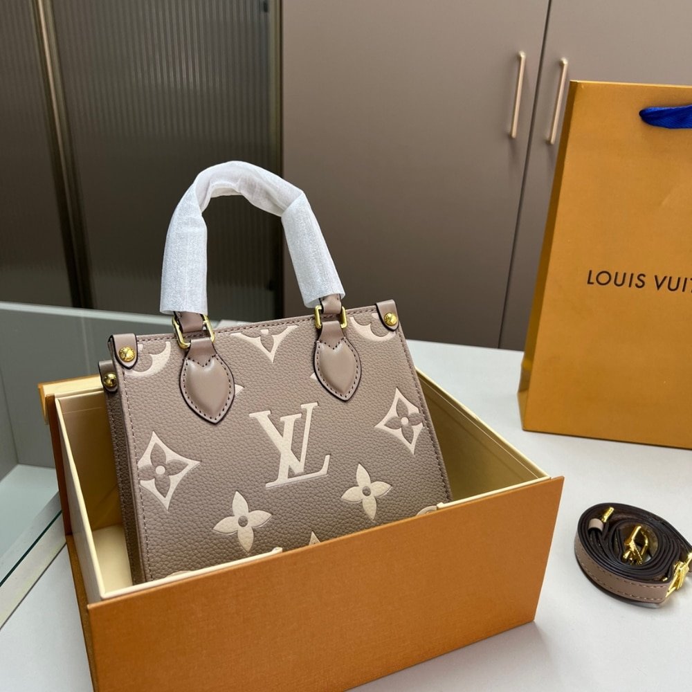 L0vis Vvtt0n Onthego BB Bicolor Monogram Empreinte Dove Gray And Cream 18Cm M47054
