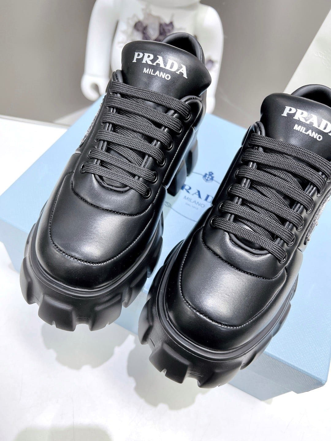 Pra*a Soft Padded Nappa Leather Lace Up Shoes Black 1E119N 2Dl8 F0002 F 055