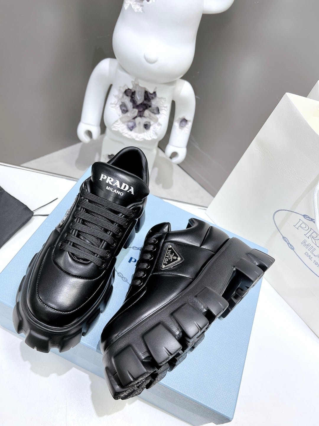 Pra*a Soft Padded Nappa Leather Lace Up Shoes Black 1E119N 2Dl8 F0002 F 055